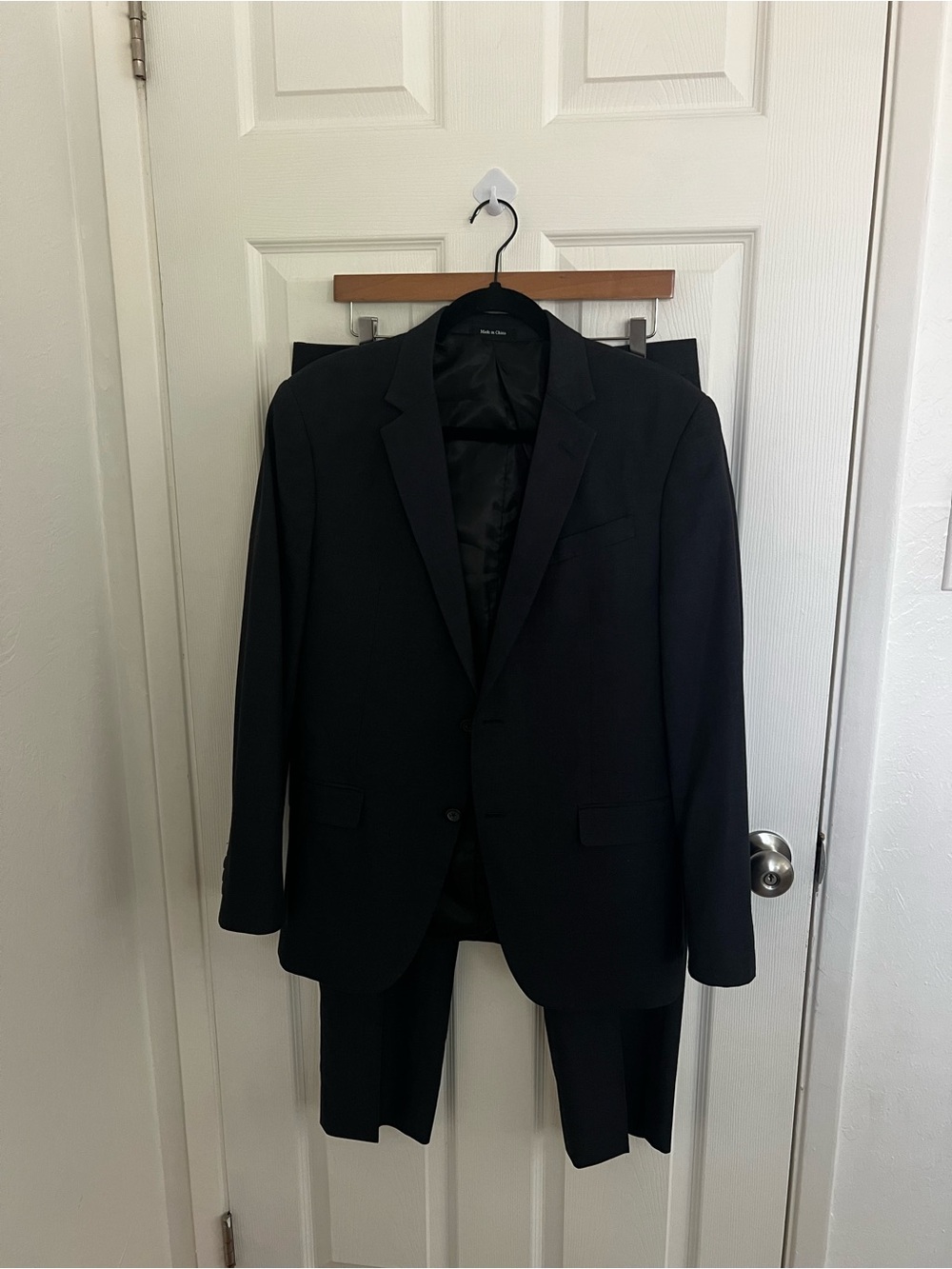 Egara Men's Black Two-Piece Suit - Single-Breasted Blazer & Trousers